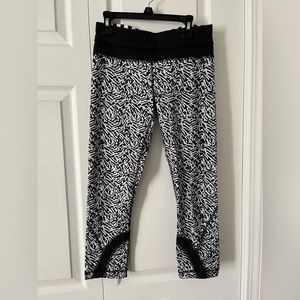 LULULEMON PANTS SIZE 4